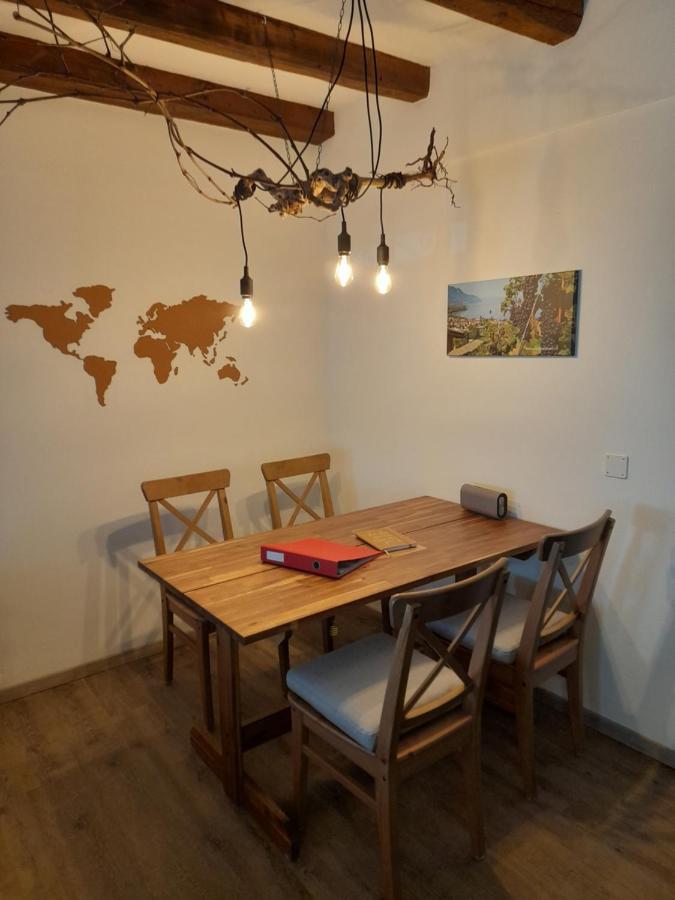 Studio Chez Un Vigneron Au Village Au 2Eme Etage Sans Ascenseur Вильнёв Экстерьер фото